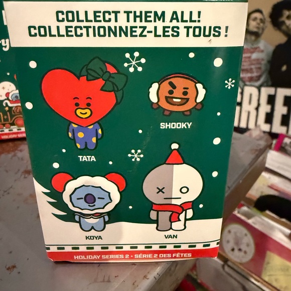 BT21 Holiday Series Collectible Figures - Picture 4 of 6